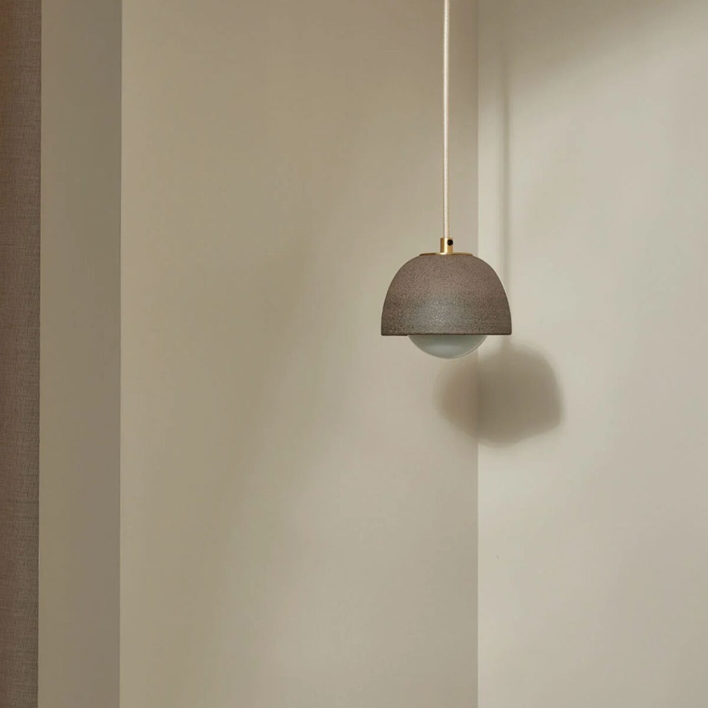 Terra 0 Pendant Light - Fabric Clay, Brass
